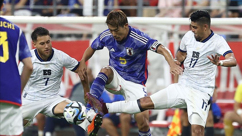 Morita faz os 90 minutos na vitória do Japão sobre a Tunísia