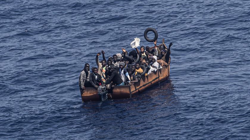 Mais de 15 mil pessoas intercetadas no Mediterrâneo e devolvidas à Líbia em 2023 Mais de 15 mil pessoas intercetadas no Mediterrâneo e devolvidas à Líbia em 2023