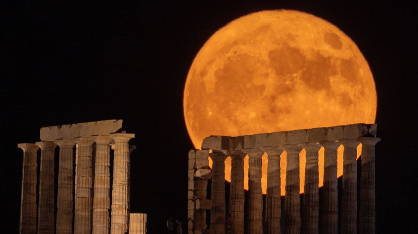 A noite em que a superlua foi a "superestrela"
