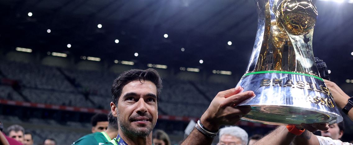 Abel renova com Palmeiras até 2027: "Estou onde querem que eu esteja, estou onde quero estar"