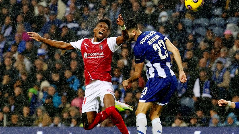 Europa, subidas e descidas: o que ainda está para resolver na última jornada do futebol nacional