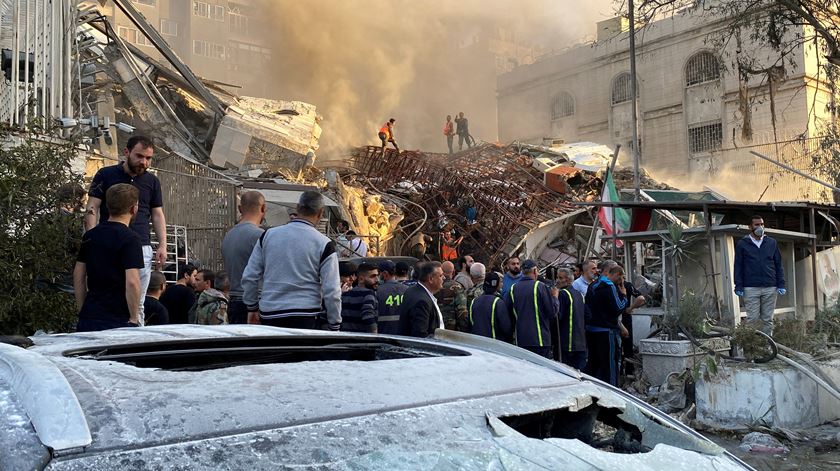 Comandante dos Guardas Iranianos morto em ataque israelita a consulado em Damasco. Source: Reuters