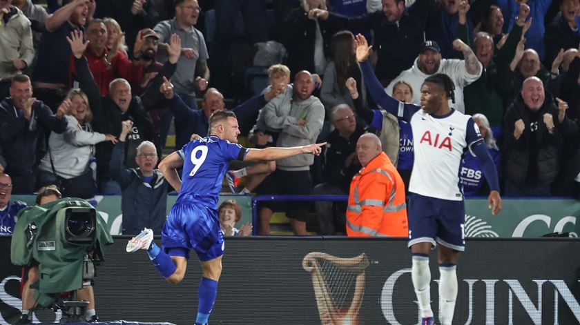 Em 2024, Vardy ainda rima com golo. Leicester estraga estreia do Tottenham