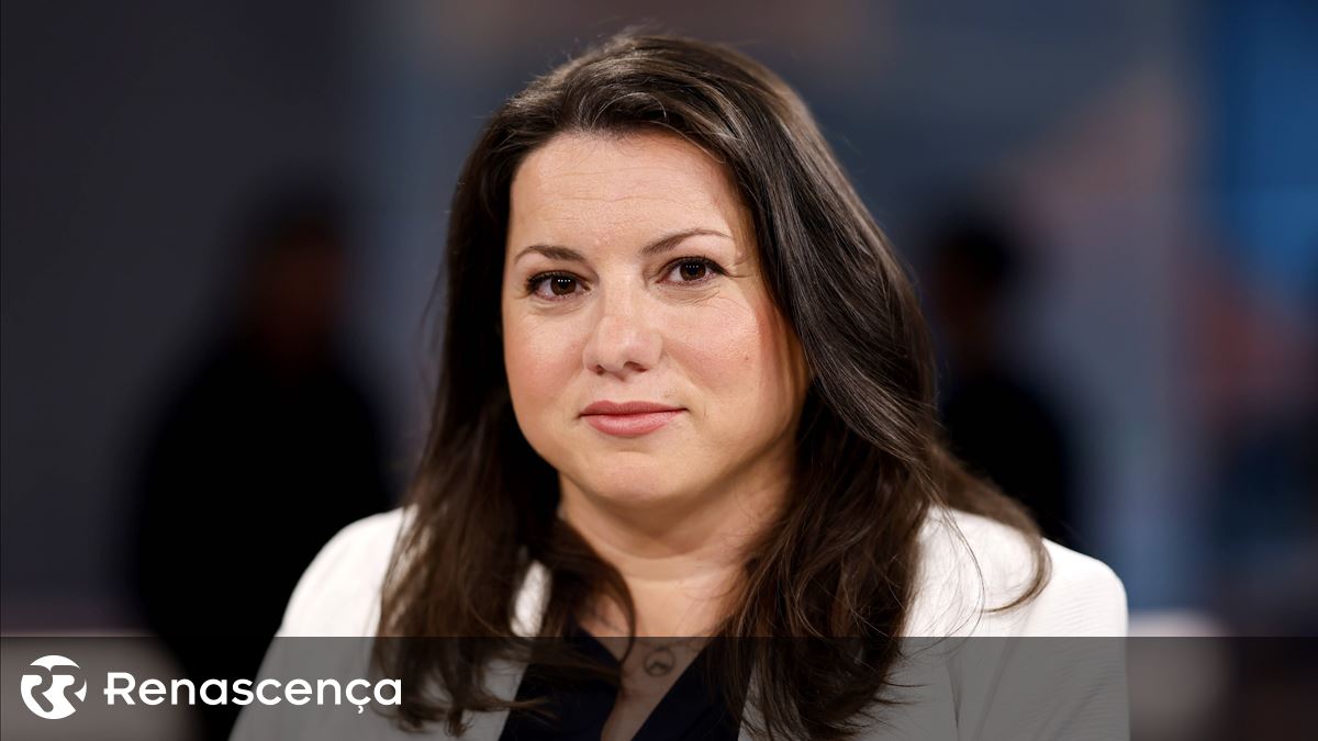 Christine Rua Rda “Não é verdadeiro dizer que na RDA viviam sempre desesperadamente ...