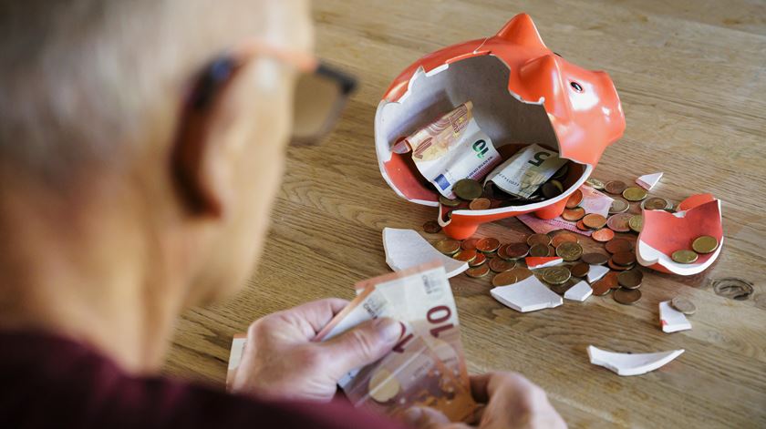 “Poupar é um negócio difícil”