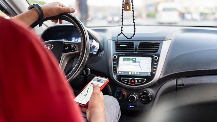 PSP regista 5.389 infrações por uso de telemóvel ao volante até outubro