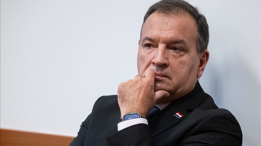 Ministro da Saúde da Croácia detido por suspeitas de corrupção
