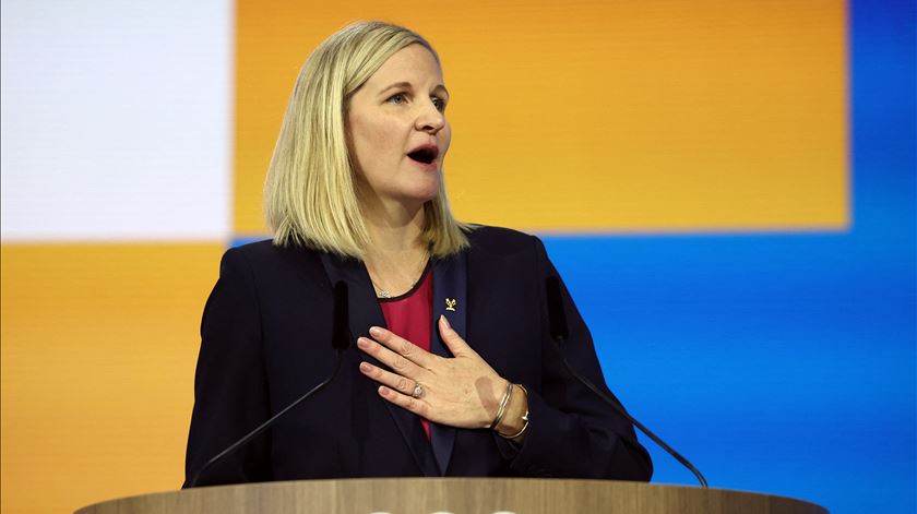 Quem é Kirsty Coventry, o novo presidente do Comitê Olímpico Internacional?