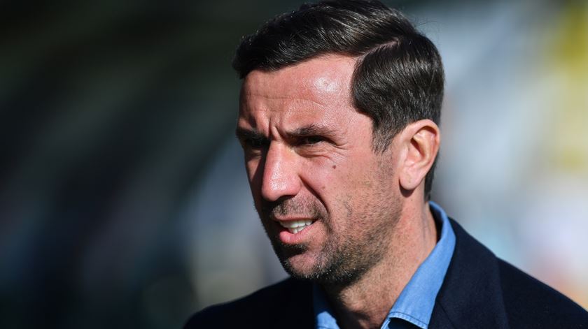 Como é estar no futebol durante a guerra? "Às vezes, tens de ser pai, mãe, irmão e irmã, não é suficiente ser apenas diretor"