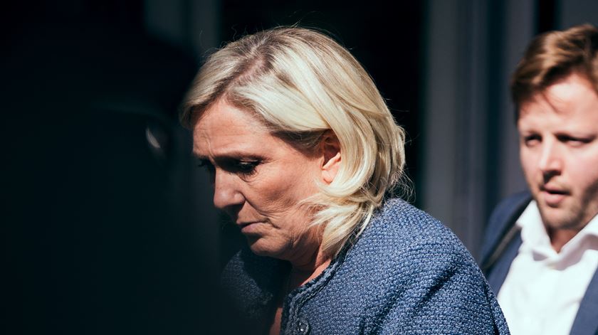 Marine Le Pen não se pode candidatar às presidenciais de 2027