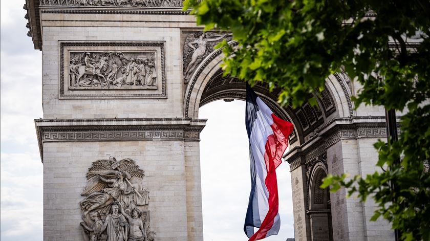 Três pessoas detidas em Paris sob suspeita de espionagem para a Rússia