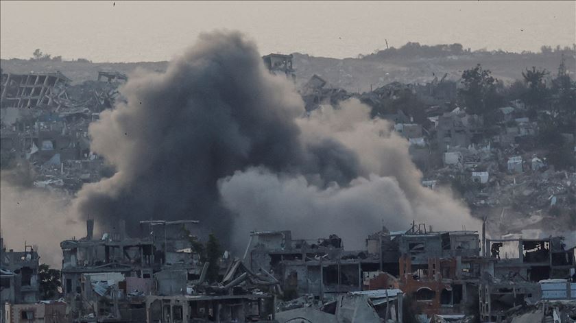 Israel declara "Largo" Novos ataques à tira de Gaza