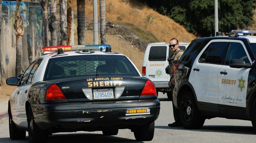 Pelo menos três mortos em explosão em Los Angeles Pelo menos três mortos em explosão em Los Angeles