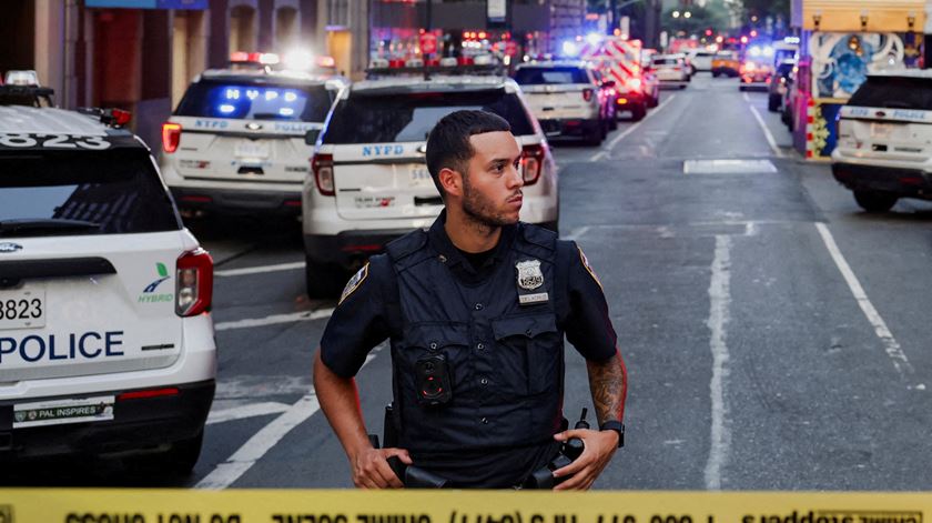 Pelo menos cinco mortos e seis feridos em tiroteio no centro de Manhattan