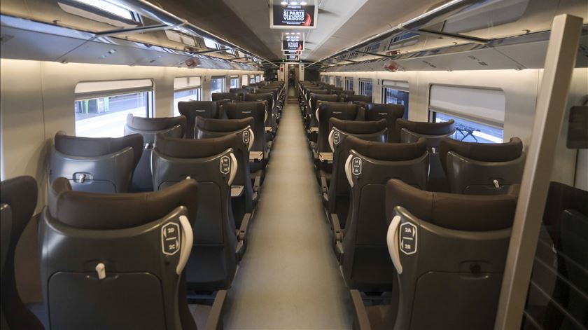 Carruagem convencional do Frecciarossa 1000. Foto: IMAGO/Gruppo LiveMedia via Reuters Connect