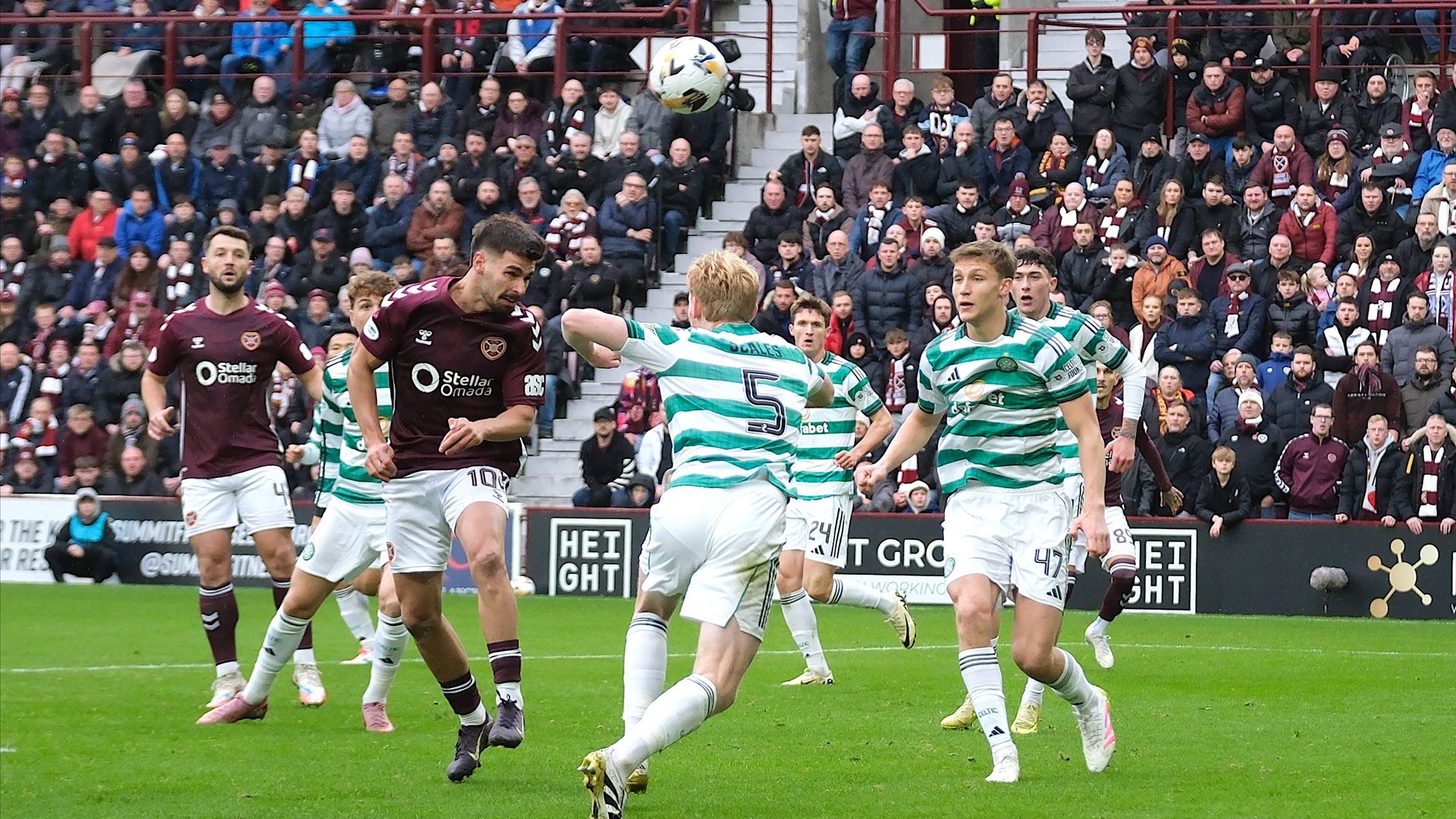 Hearts e Celtic vão decidir campeonato da Escócia em Glasgow