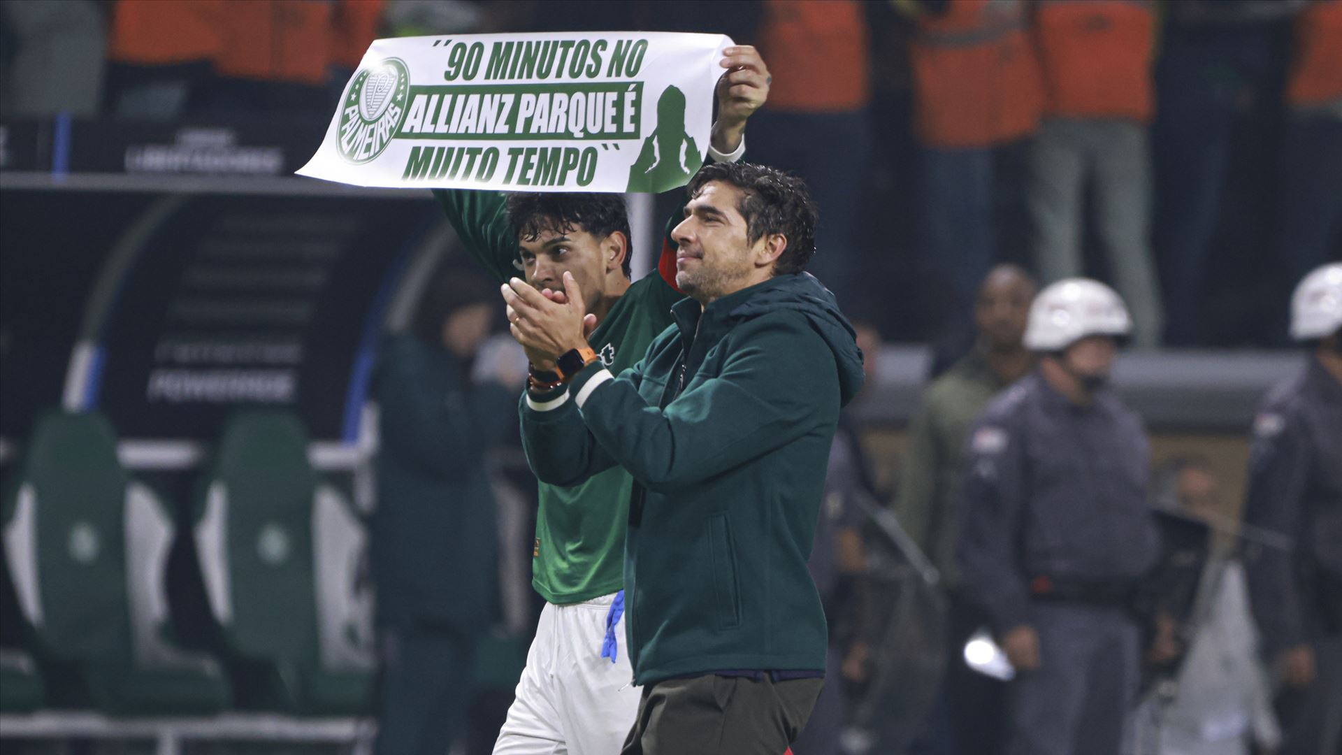 Abel derrota Luís Castro e segura liderança do Brasileirão