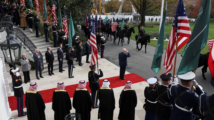 Trump recebeu no mesmo dia o príncipe da Arábia Saudita. Foto: Reuters