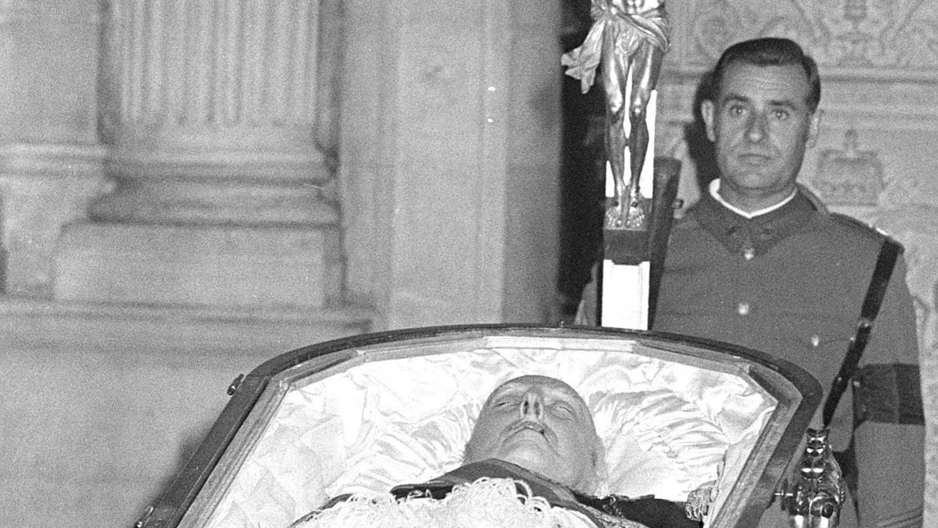 Franco Morreu: Uma Memória Impactante do Fim de uma Era na Espanha