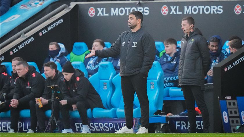 Vítor Matos já não é "o português adjunto de Klopp", agora faz o Swansea sonhar com a Premier League
