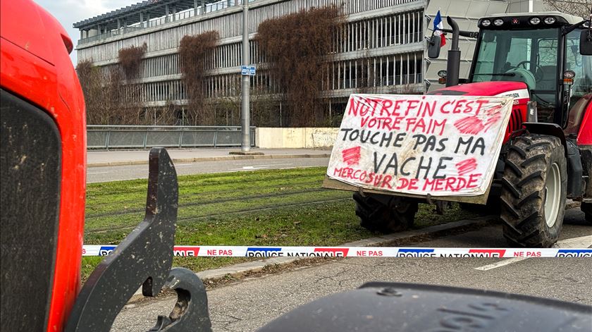 Protesto de agricultores frente ao Parlamento Europeu em Estrasburgo. Foto: João Pedro Quesado/RR
