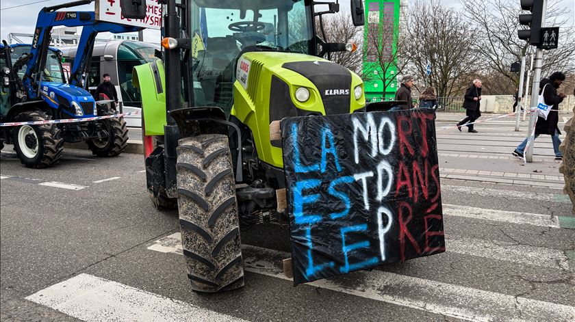 Protesto de agricultores frente ao Parlamento Europeu em Estrasburgo. Foto: João Pedro Quesado/RR