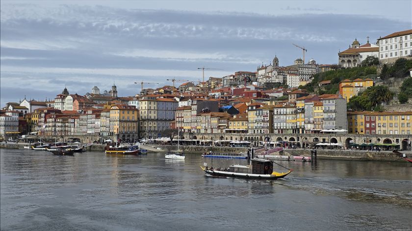 Hotéis do Porto com ocupação entre os 65% e os 100% para o "revéillon"