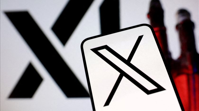 ​Polícia francesa faz buscas nos escritórios da rede social X