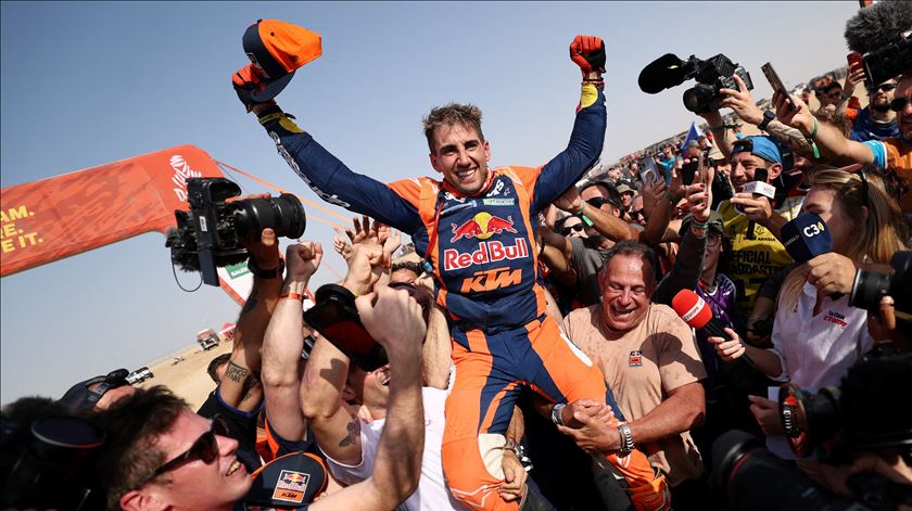 ​Dakar 2026: Luciano Benavides vence nas motos