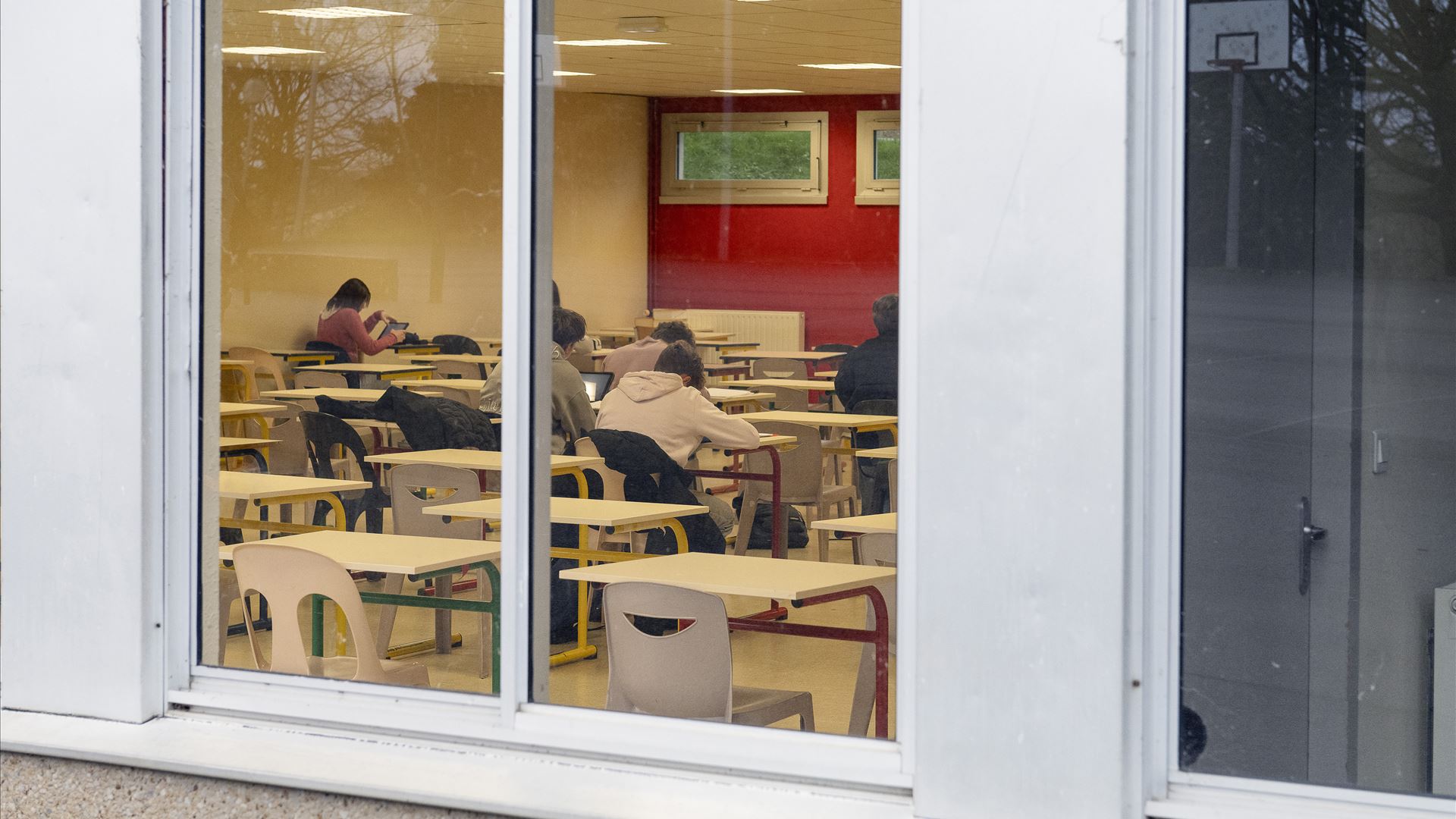 Empresa que vende cursos em escolas contratou formador de In