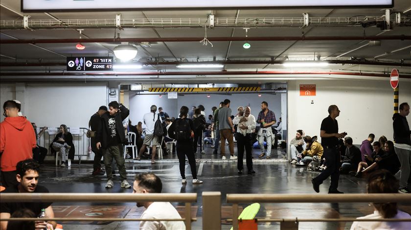 Irão retalia com ataques em Israel. Ouça o relato do correspondente da Renascença