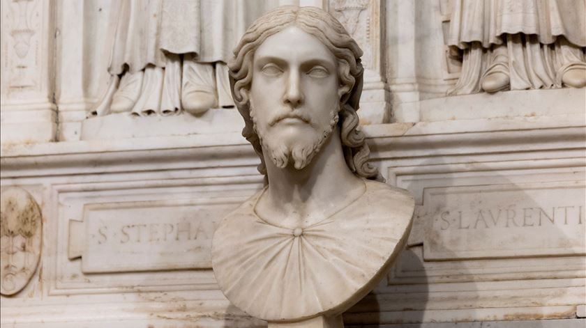 Busto de Cristo em basílica de Roma atribuído a Miguel Ângelo