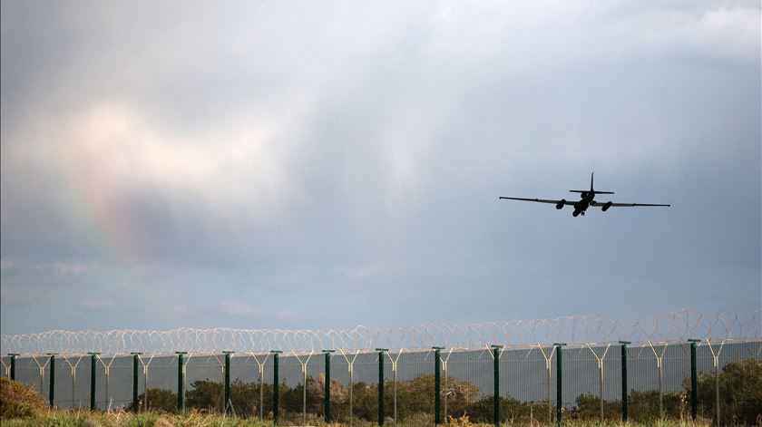 EUA utilizam bases britânicas para operações “defensivas” contra o Irão EUA utilizam bases britânicas para operações “defensivas” contra o Irão