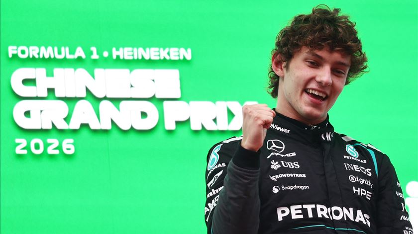 F1: Kimi Antonelli vence GP da China e Mercedes volta a deixar Ferrari sem resposta