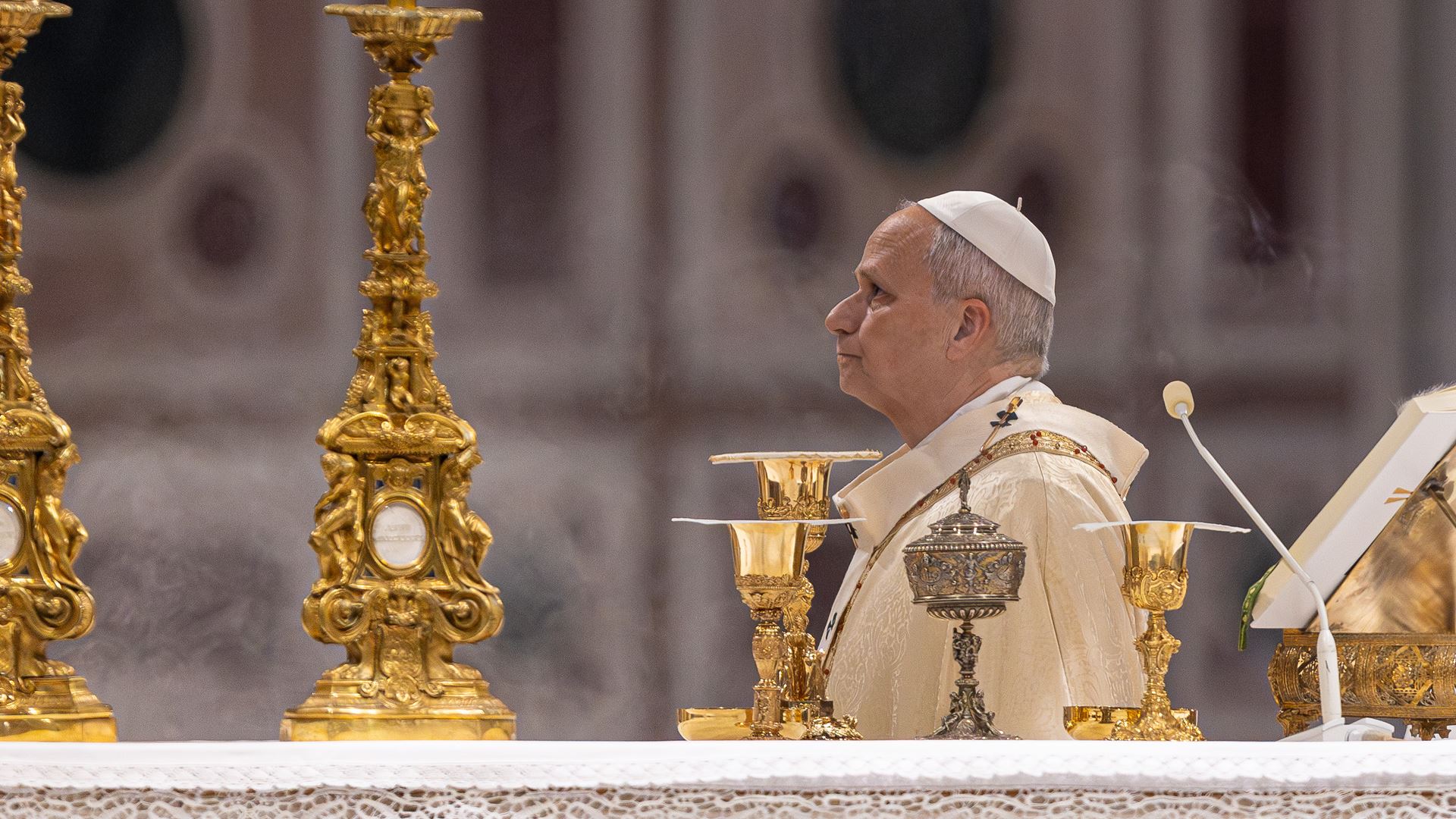 ? Acompanhe aqui a Via Sacra no Coliseu de Roma