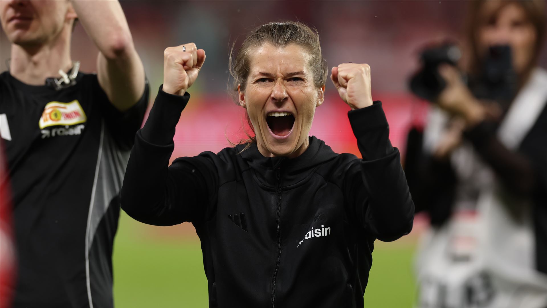 Marie-Louise Eta, a primeira mulher a treinar homens na Alemanha, já sabe o que é vencer na Bundesliga