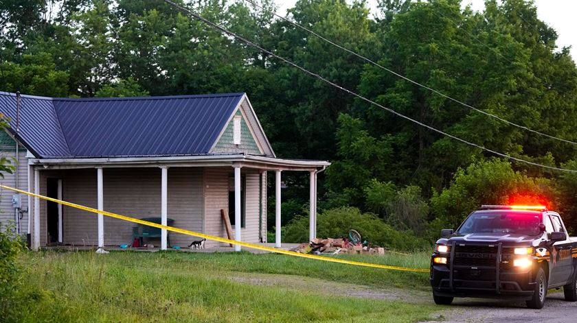 "Puro mal". 16 crianças encontradas em "condições deploráveis" em casa no Ohio