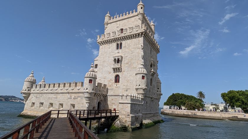 De cara lavada, com menos visitantes e nova bilhética. Torre de Belém reabre ao público De cara lavada, com menos visitantes e nova bilhética. Torre de Belém reabre ao público