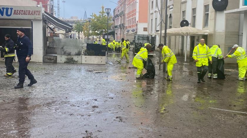 ​Oeiras inaugura bacia de retenção para evitar cheias na Baixa de Algés
