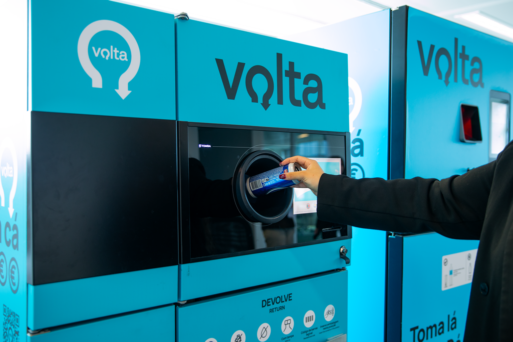 Sabia que pode receber 10 cêntimos se devolver latas e embalagens? Veja como