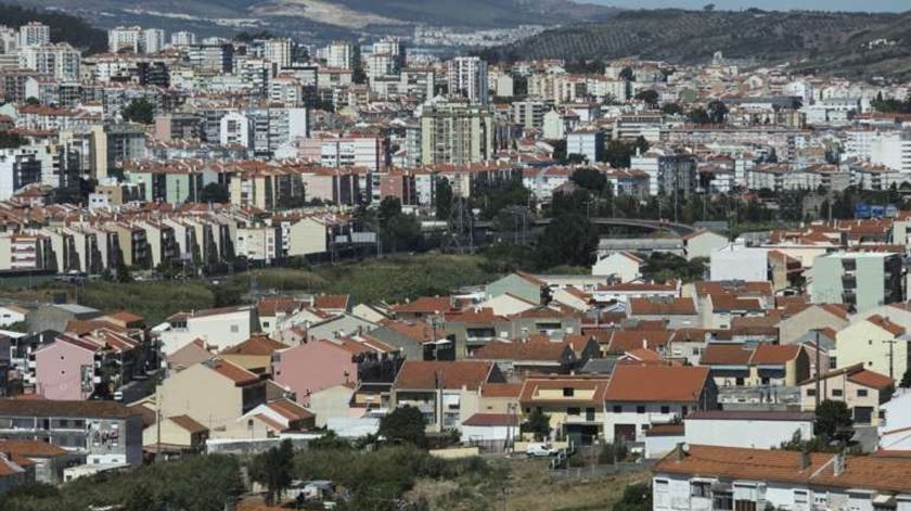 IHRU diz que as oito pessoas desalojadas em Odivelas ocupavam ilegalmente casas "em risco"