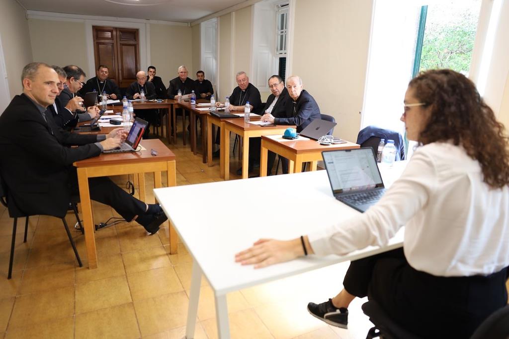 Homílias de cinco minutos e respostas mais rápidas da Igreja aos jornalistas