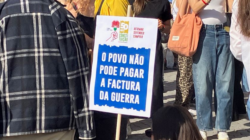 Milhares de pessoas pintaram o Porto de Liberdade, e marcharam pelas ruas da cidade. 25 Abril 2026. Foto: André Rodrigues/Renascença Milhares de pessoas pintaram o Porto de Liberdade, e marcharam pelas ruas da cidade. 25 Abril 2026. Foto: André Rodrigues/Renascença