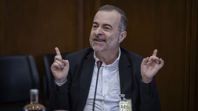 Ex-diretor de dermatologia desconhecia quanto ganhavam os médicos em cirurgias adicionais