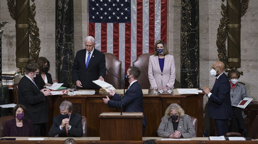 Colégio Eleitoral dos EUA está mais perto (mas ainda longe) de acabar