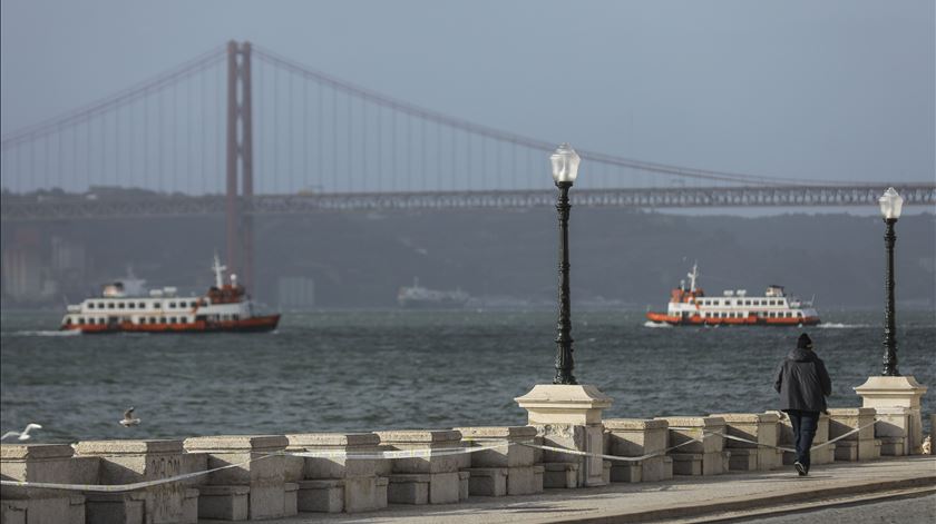 Vista rio na cidade de Lisboa. Foto: Miguel A. Lopes/EPA