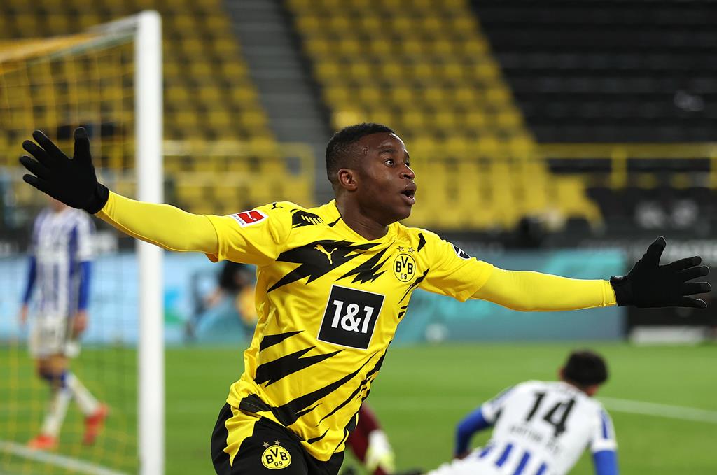 Moukoko tirou Dortmund de alguns apuros. Foto: Lars Baron/Pool/EPA Moukoko tirou Dortmund de alguns apuros. Foto: Lars Baron/Pool/EPA