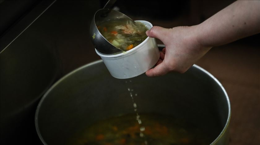 Cantinas escolares começam a ser fiscalizadas esta segunda