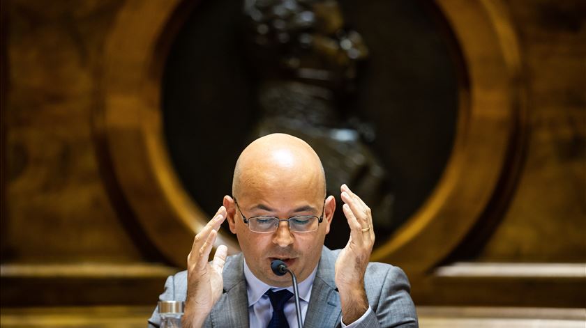 Governo diz que Fisco está a analisar venda das barragens pela EDP