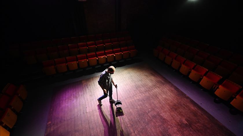 Teatro Ildefonso Valério pode fechar portas após o verão por falta de verbas